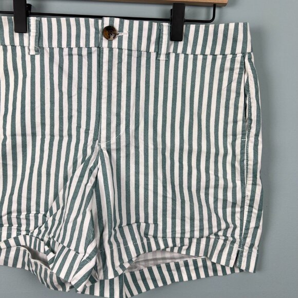 Old Navy Women's 5 Inch Everyday Short Green and White Stripe Size 10 - Picture 3 of 6